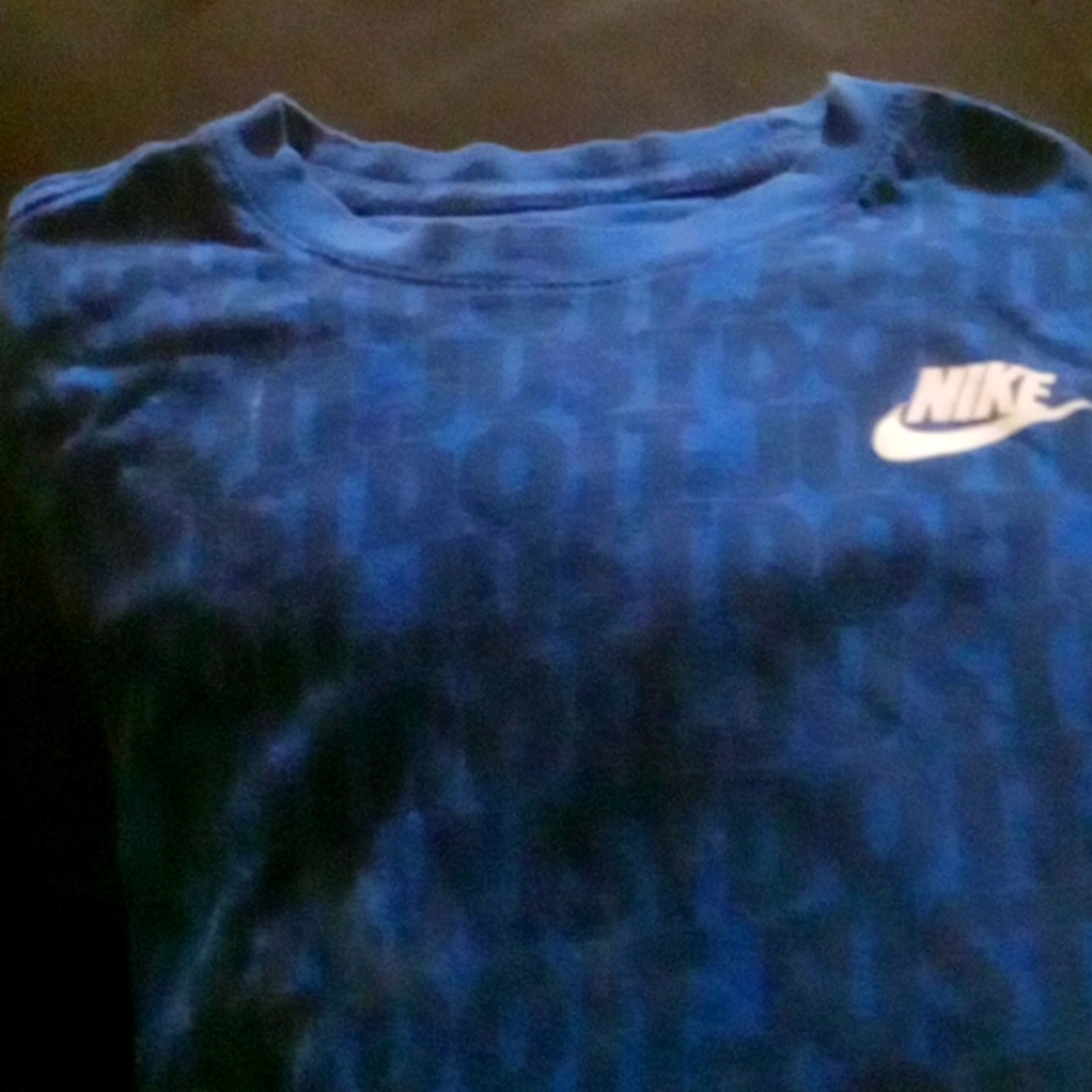 Boys nike t shirt